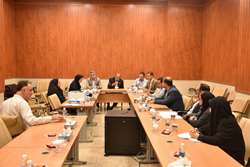 برگزاری جلسه پیش فراخوان مناقصه با حضور اعضای کمیسیون مناقصات دانشگاه 